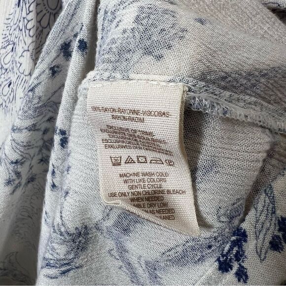 Free People Womens Size Small Oversized Cream Blue Floral Metallic Blooms Blouse - Picture 12 of 16